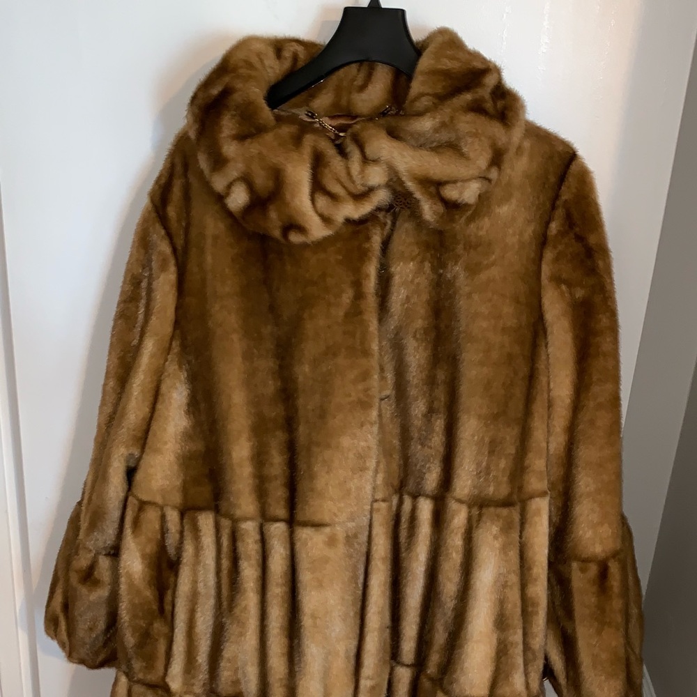 Jones New York faux fur